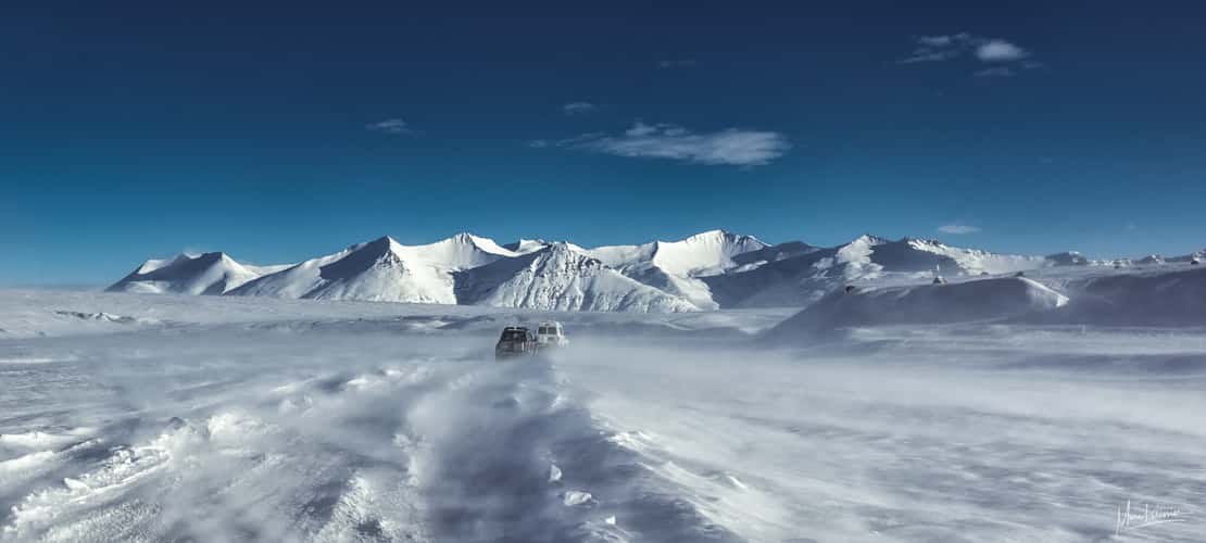 Snow driving in Vatnajokull
