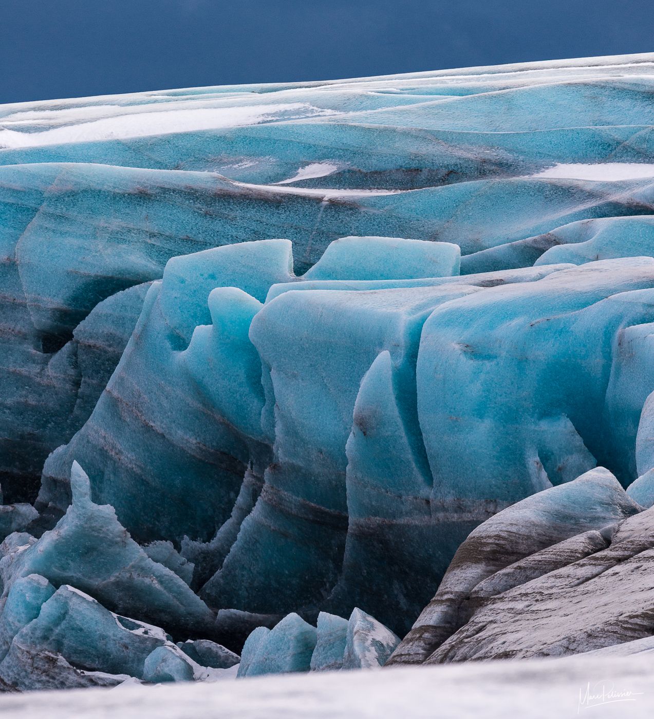 Walking along the east Jökulsárlón glacier, Iceland