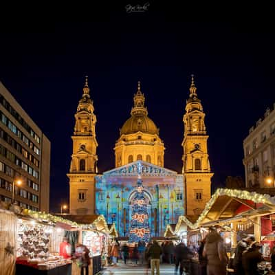 xmas market opposite the St. Stephen basilica, Budapest., Hungary