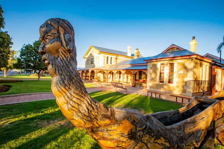 Broken Hill Courthouse and carving New South Wales