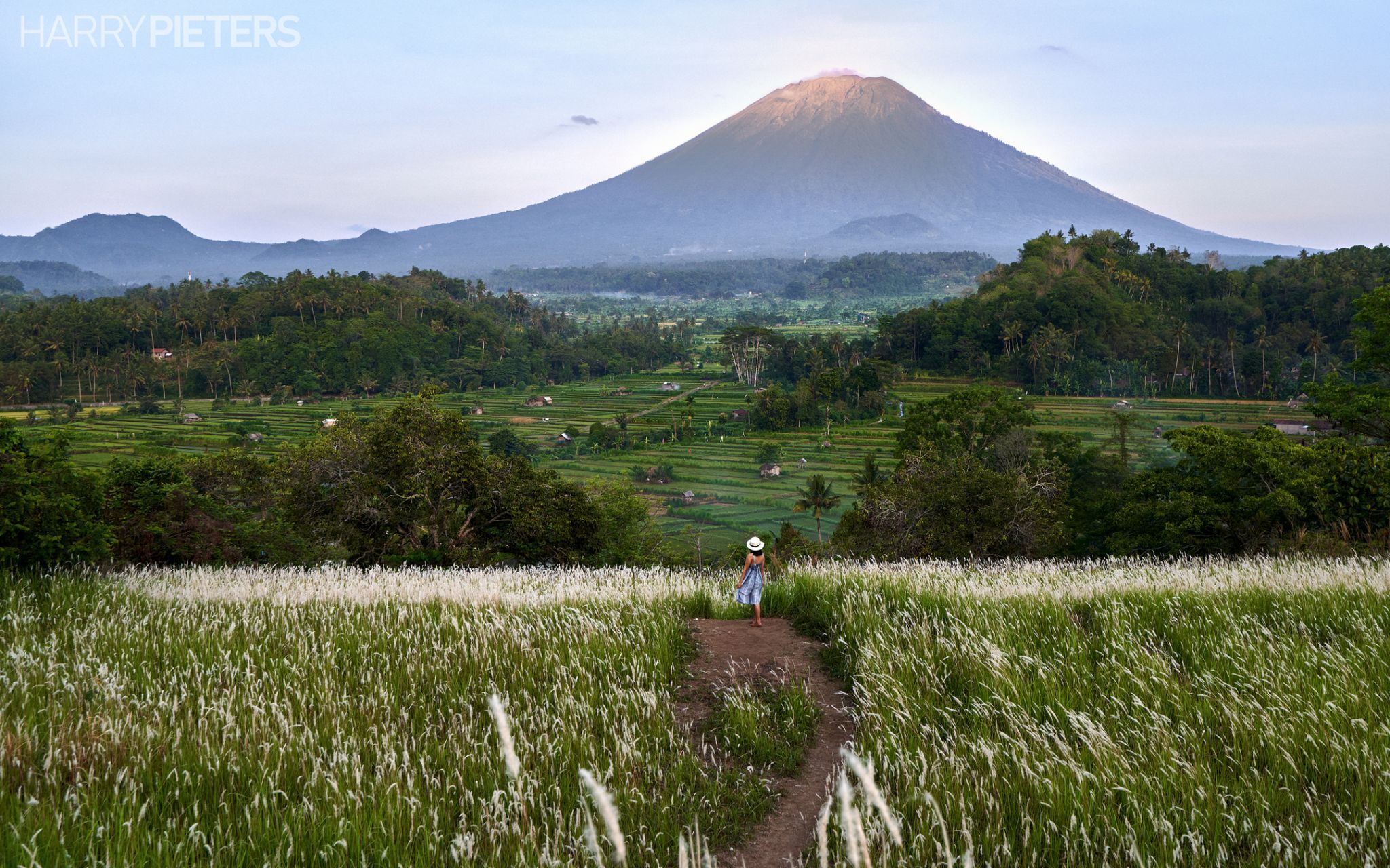 Bukit Cinta, Indonesia