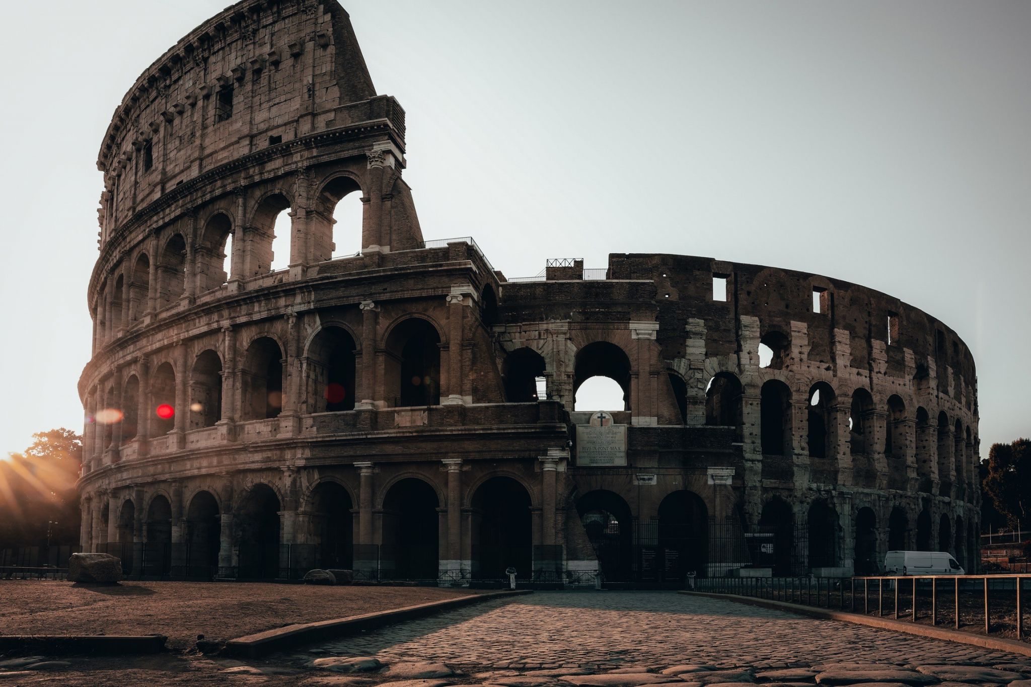 Top 4 Photo Spots at Coloseum in 2024