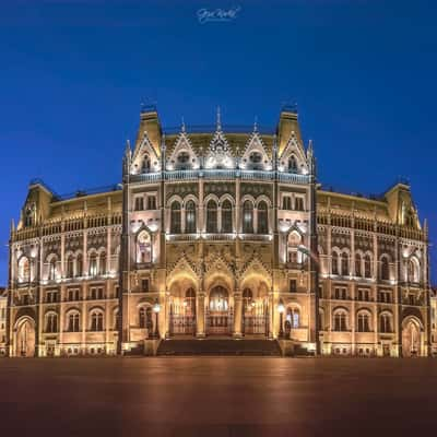 Hungarian parliament with wide angle, Hungary