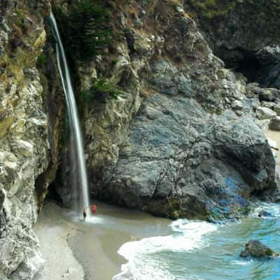 Julia Pfeiffer Burns State Park - McWay Falls, USA