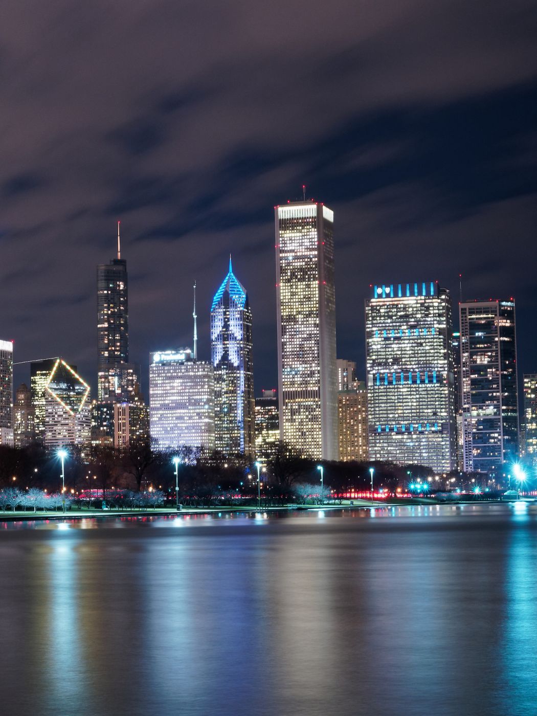 Chicago downtown from the Shedd Aquarium, USA