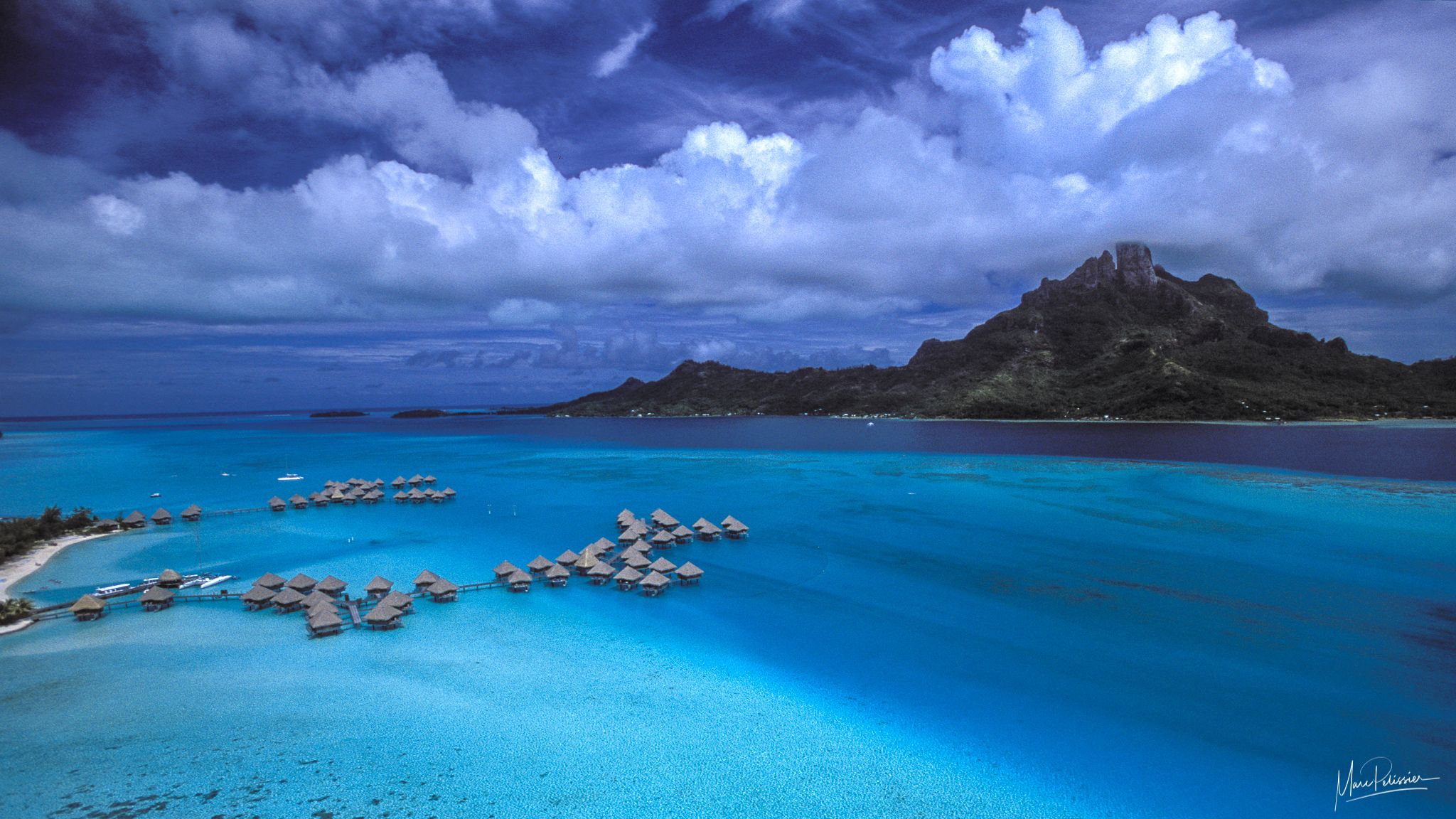 Fare Web, French Polynesia