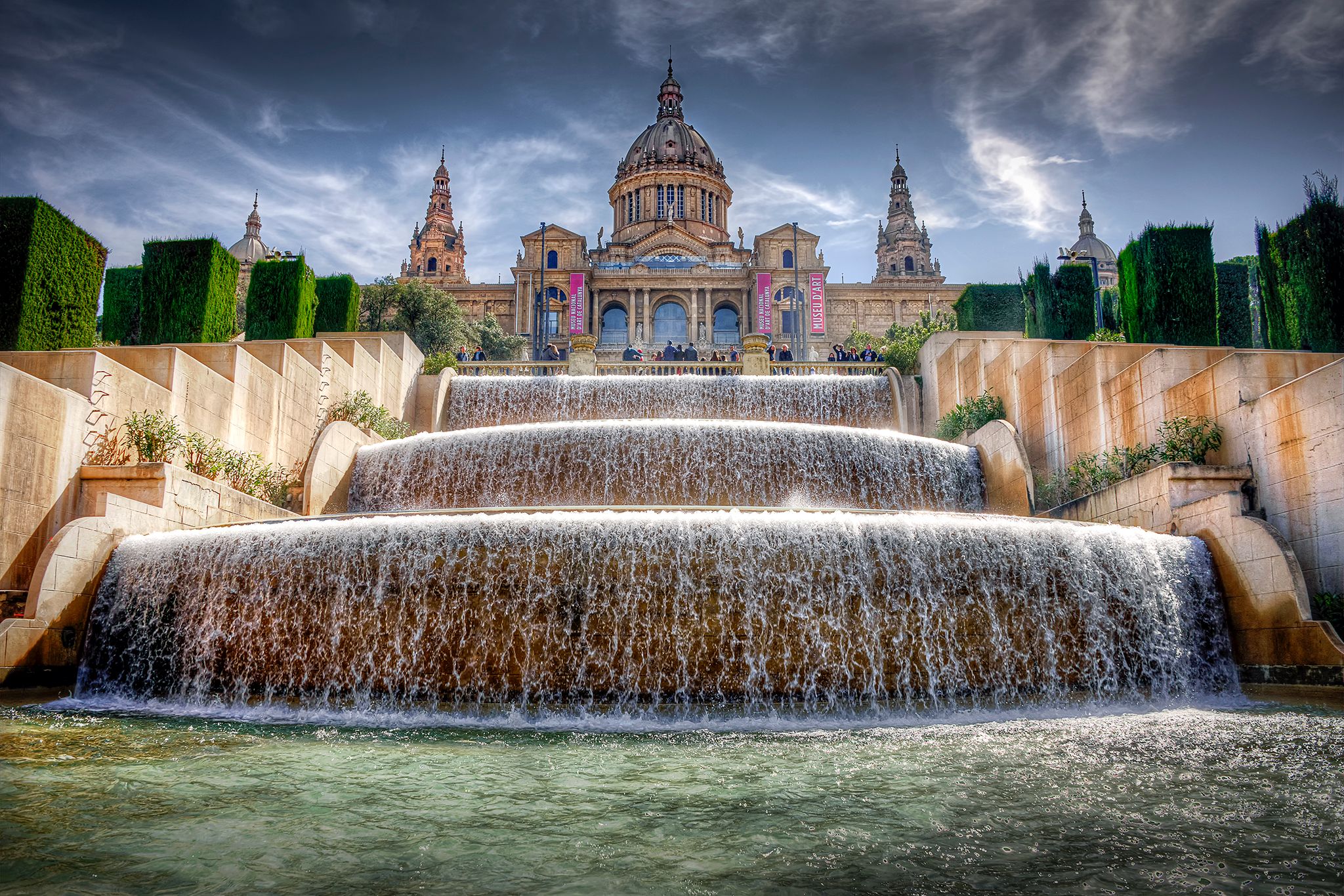 Placa de les Cascades, Spain