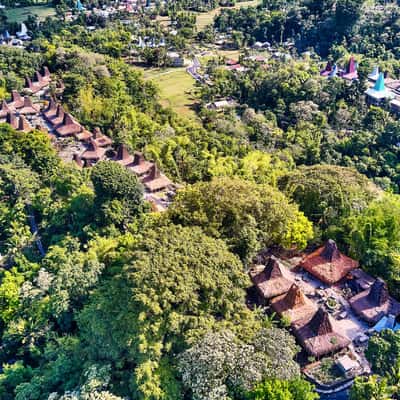 Sumbanese uma mbatangu, 'peaked house' Prai Ijing, Indonesia