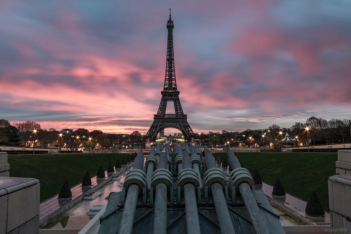 Fontaine du Trocadéro & Eiffel Tower, Paris France, France
