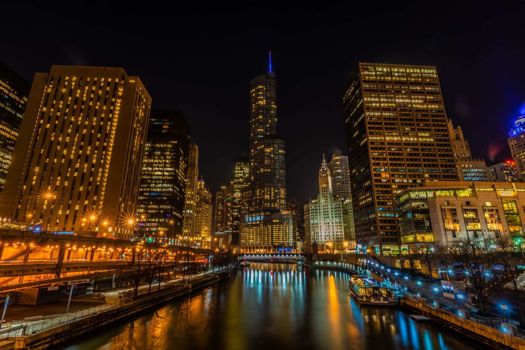 Trump Tower from William P. Fahey Bridge, Chicago, USA