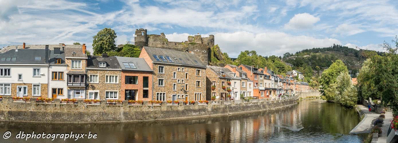 Vue panoramique sur l'Ourthe à La Roche en Ardenne