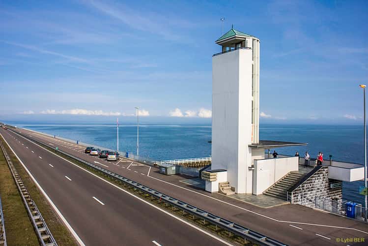 Afsluitdijk - Vlietermonument