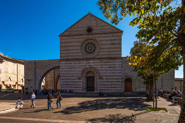 Basilica di Santa Chiara, Assisi