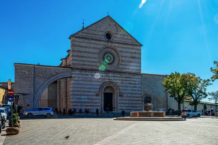 Basilica di Santa Chiara, Assisi