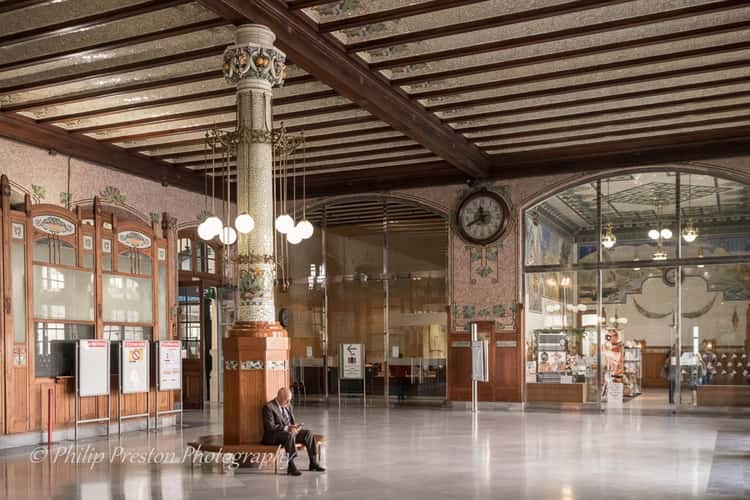 Estació del Nord - historic train station