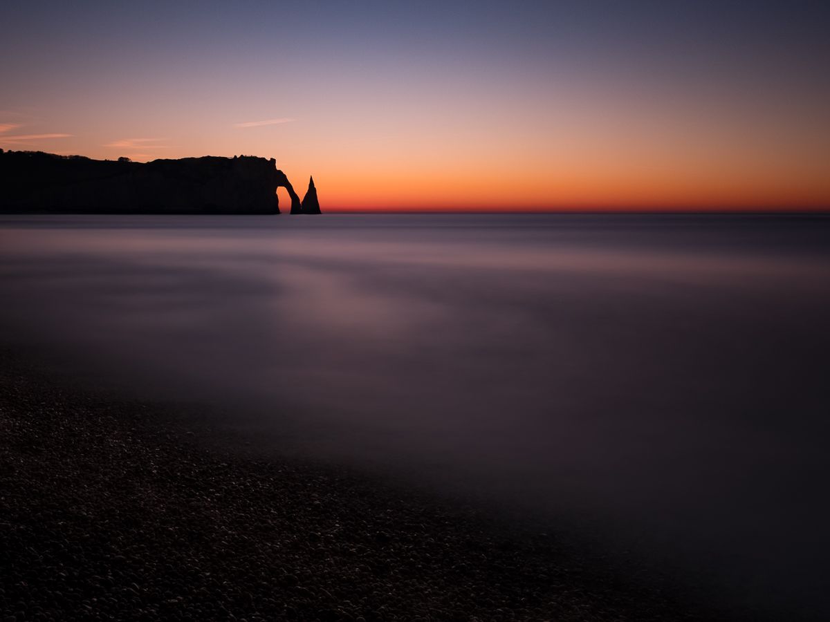 Porte d'Aval avec l'Aiguille à Étretat, France