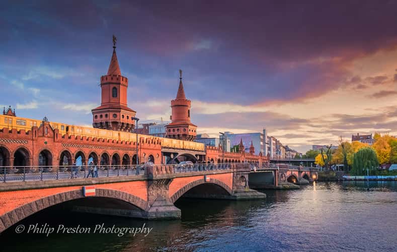 Oberbaumbrücke, Universal Studios, Berlin
