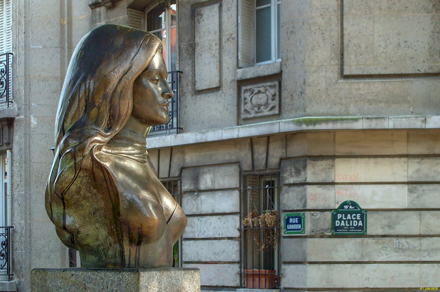 Place Dalida Bust, France