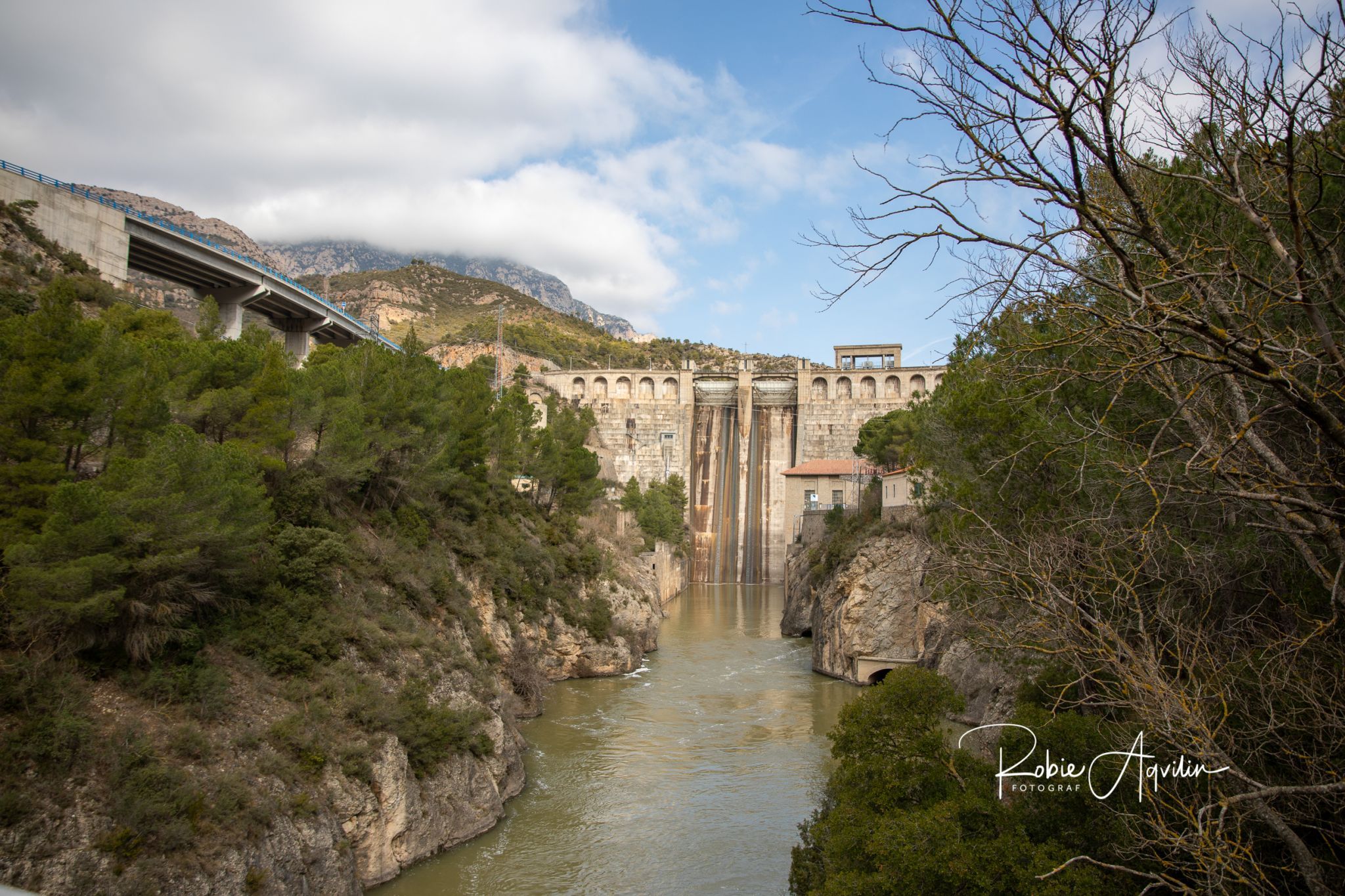 Presa de Oliana, Spain