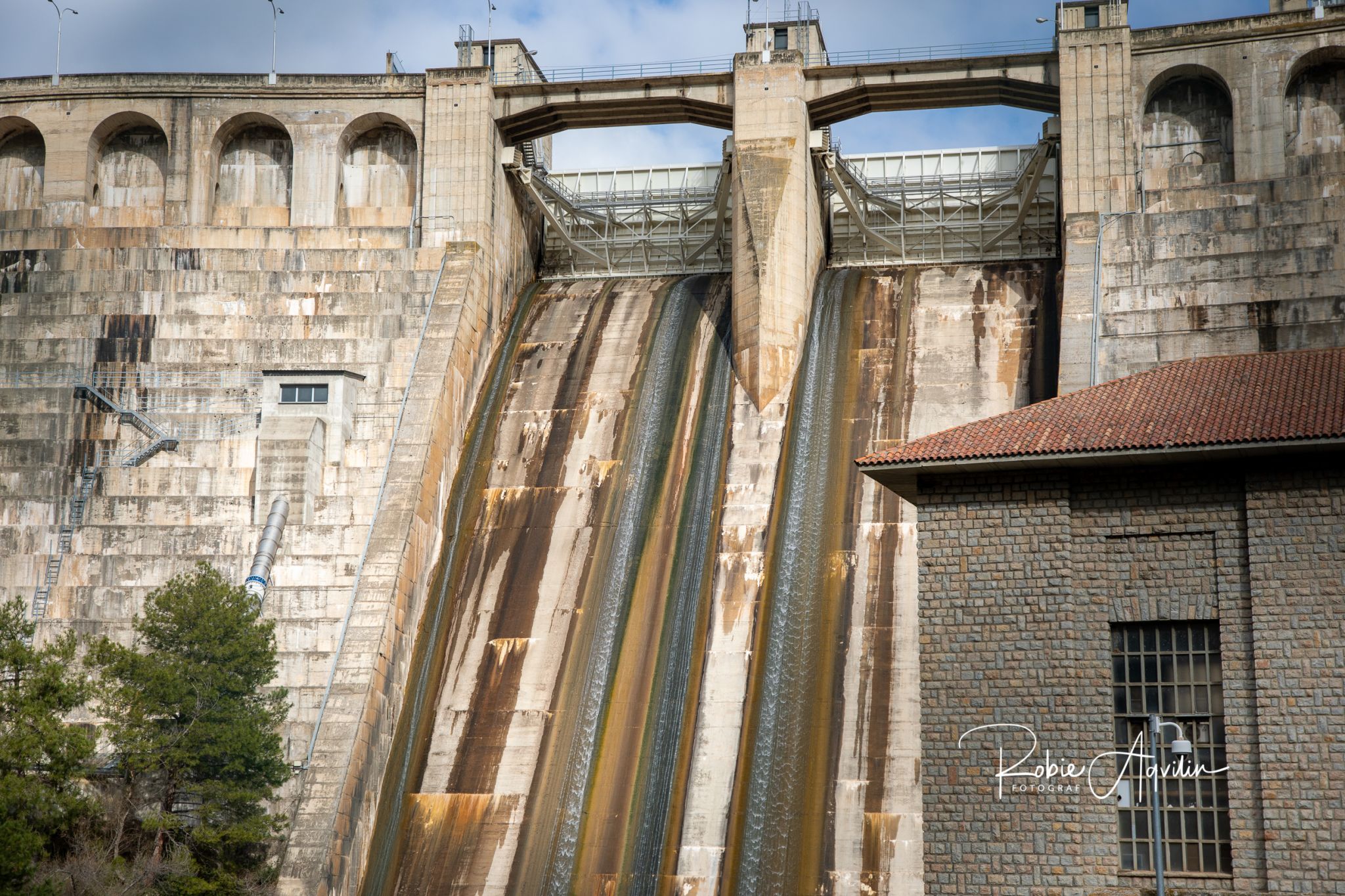 Presa de Oliana, Spain