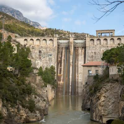 Presa de Oliana, Spain