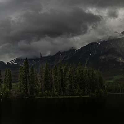 Pyramid Island view, Canada