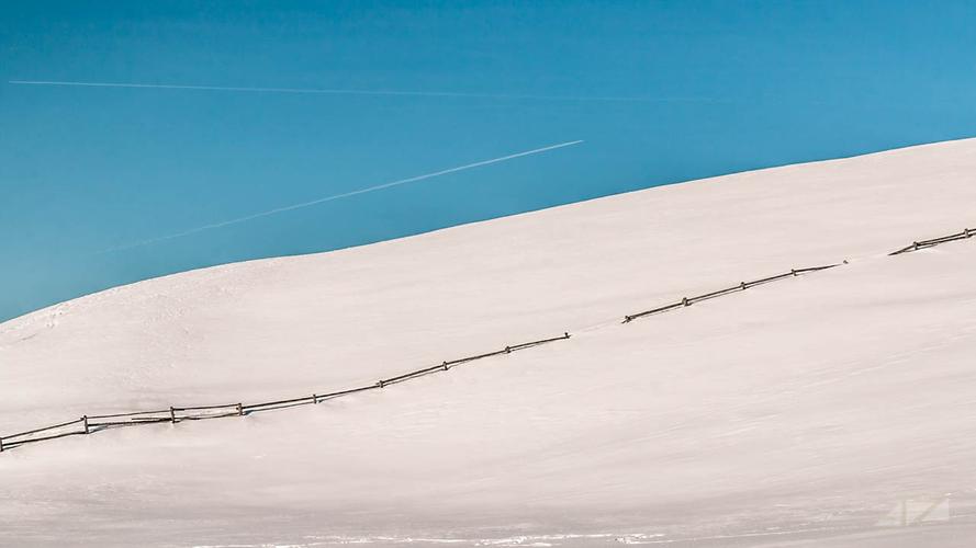 Railing and sky rows over  Rodenecker Alm
