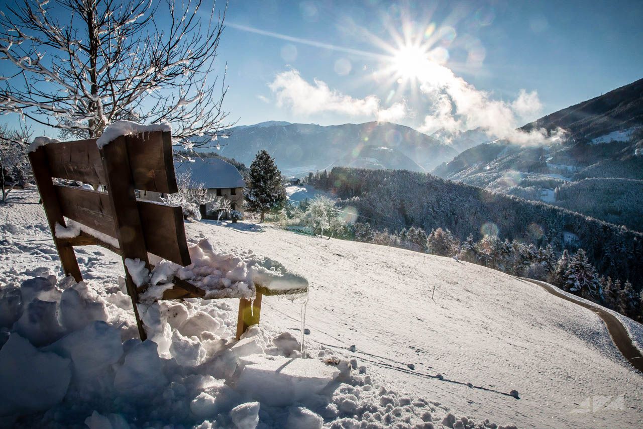 Sit alone, Italy