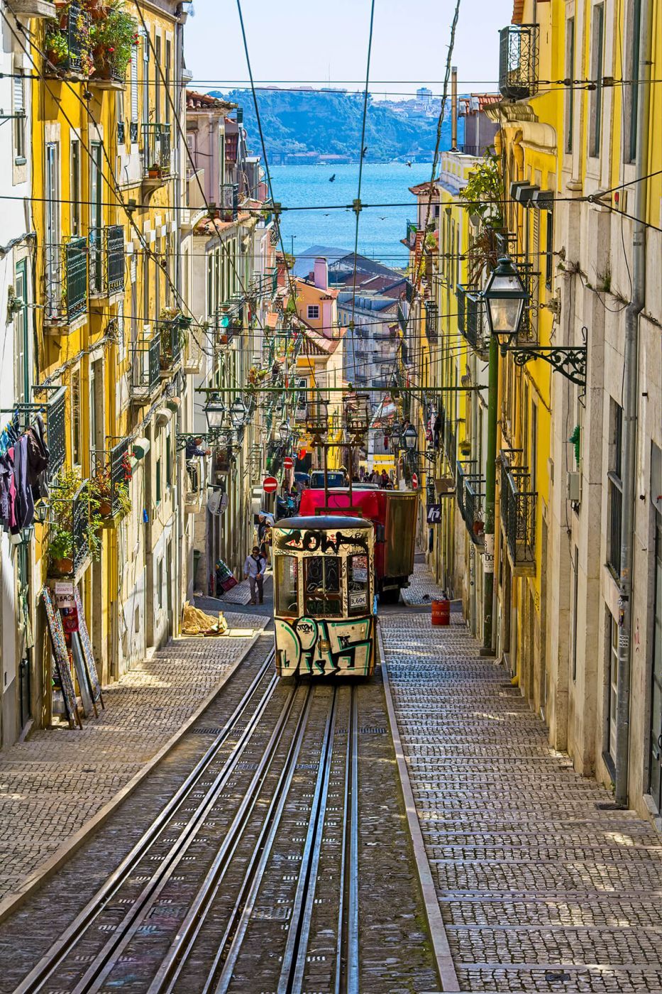 Ascensor da Bica, Portugal