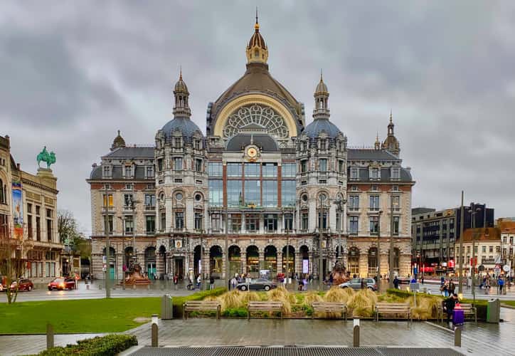 Antwerp Central Station (Outside)