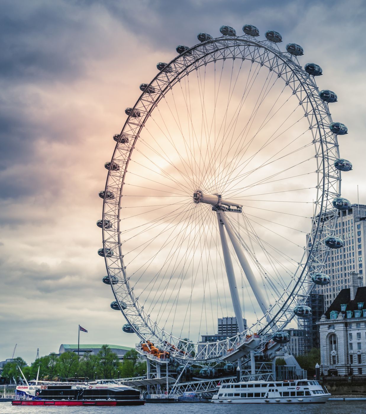 London Eye from Victoria Embankment, London, United Kingdom