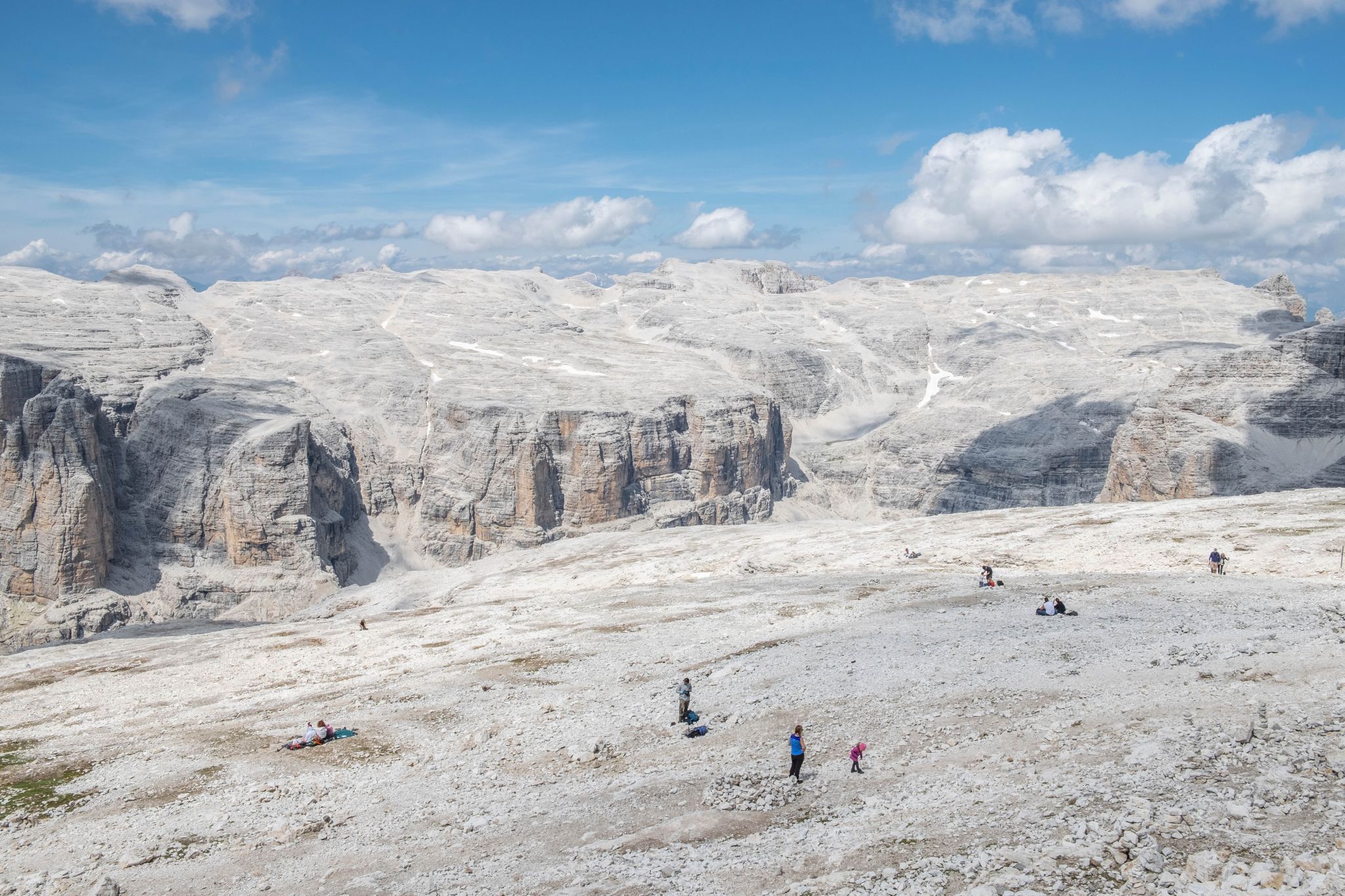 Men on the Moon, Italy