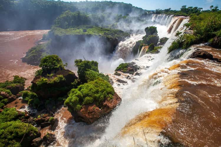 Over the falls Salto Bossetti, Iguazu Falls