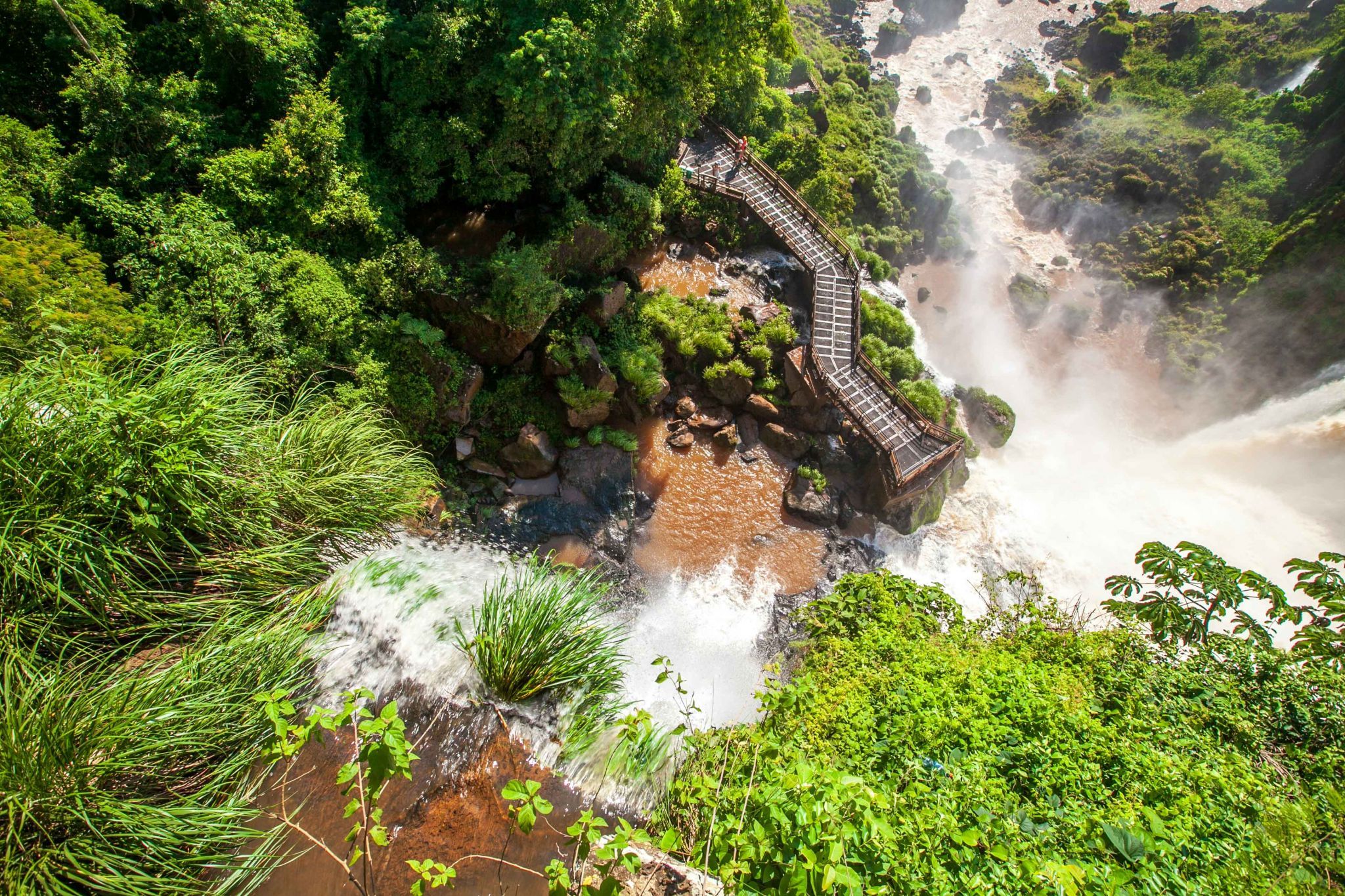 Salto Bossetti walk way from above Iguazu Falls, Argentina