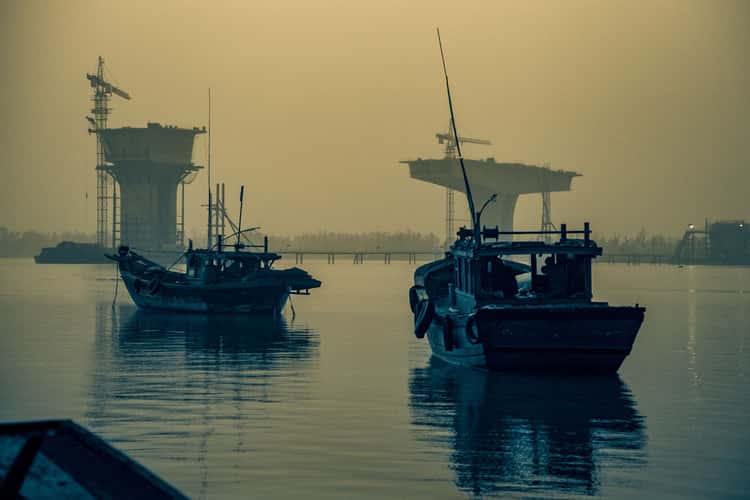 The bridge & fishing boats Hoi An