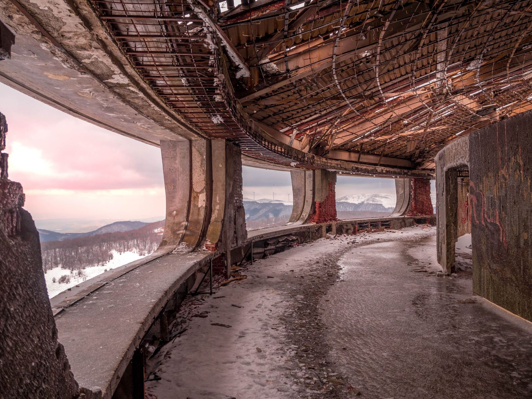 Buzludzha, Bulgaria
