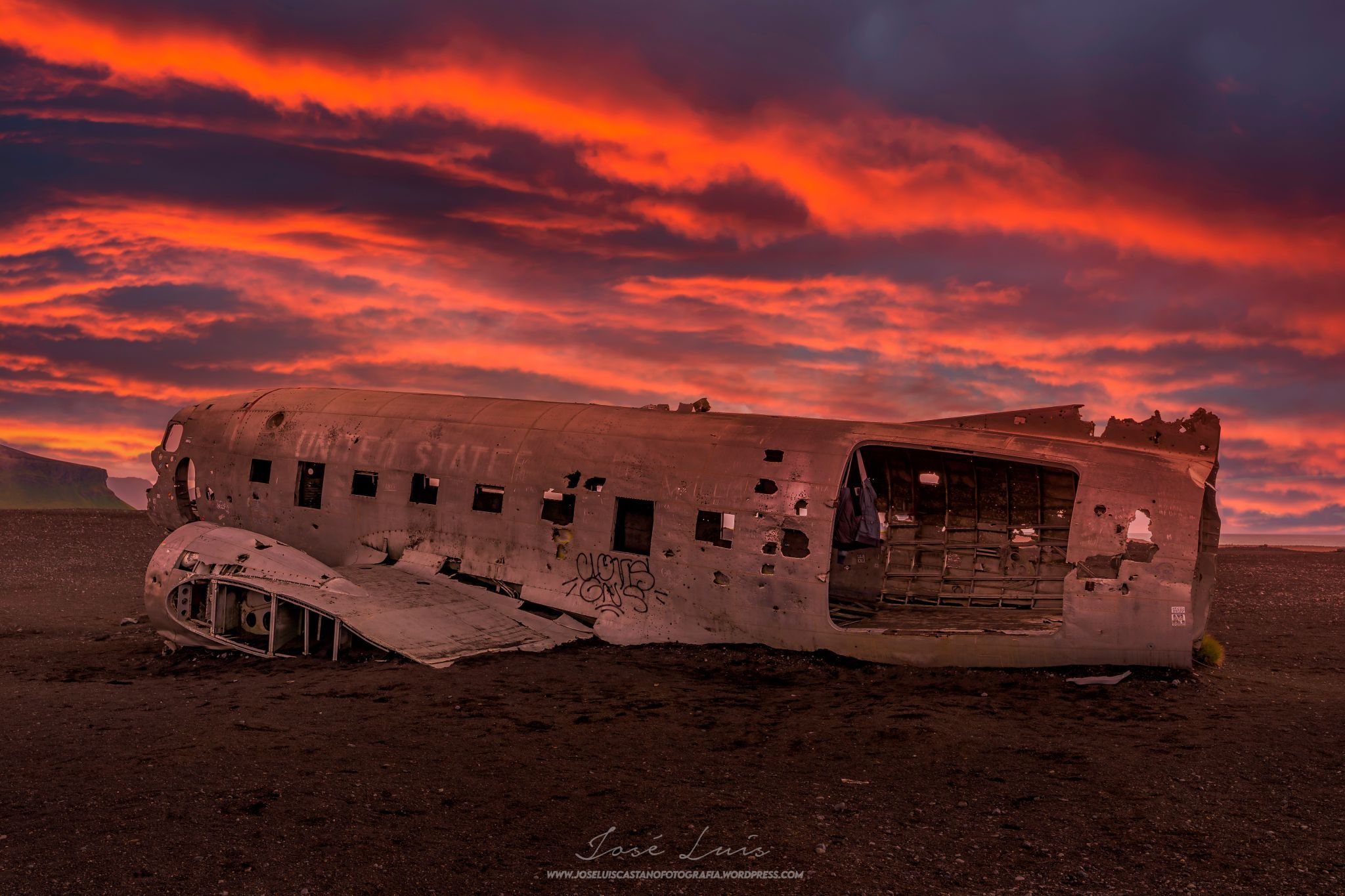 Solheimasandur Plance Wreck from the side, Iceland