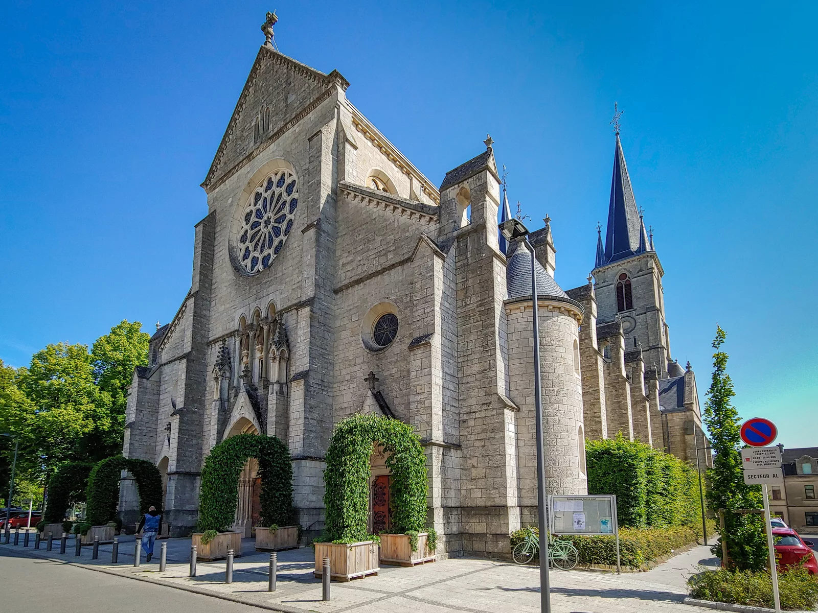 Eglisée Esch-Sur Alzette, Luxembourg