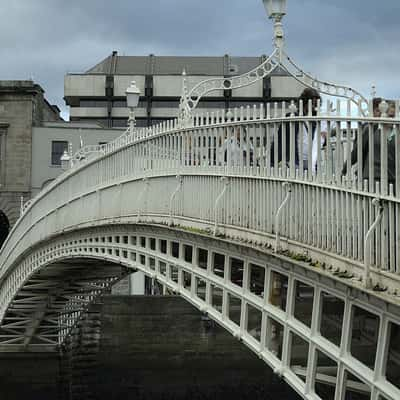 Ha'penny Bridge, Dublin., Ireland