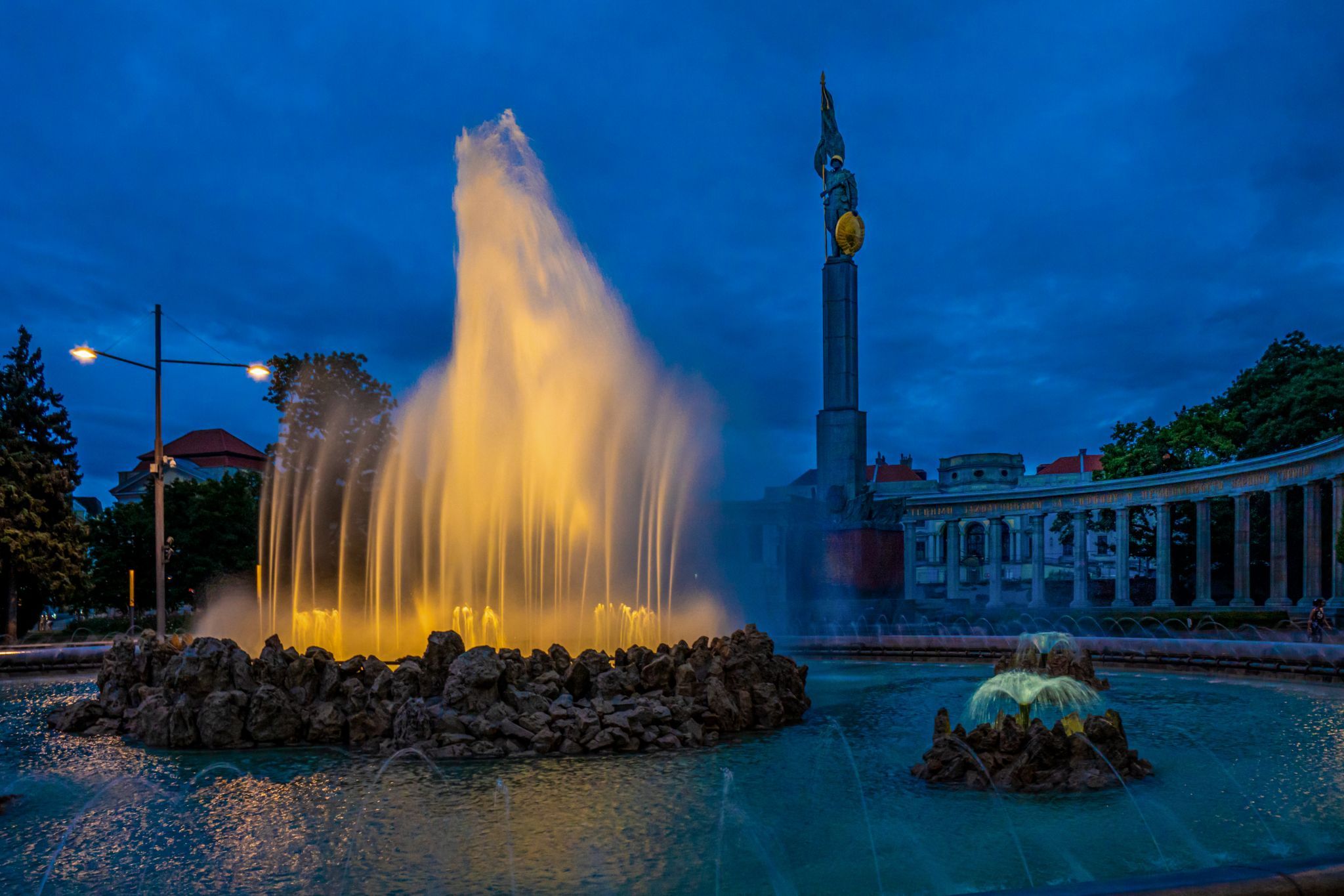 High-jet fountain, Schwarzenbergplatz, Vienna, Austria