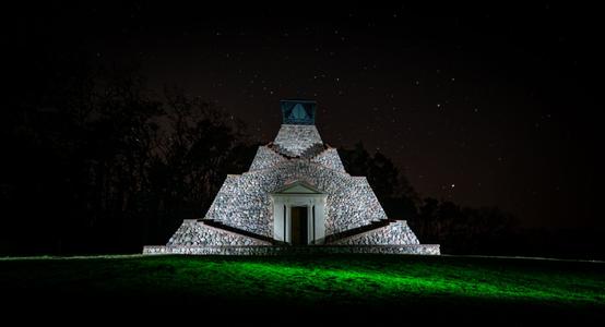 Pyramid Garzau