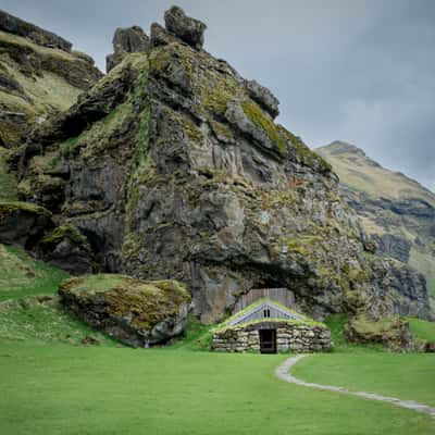 Rutshellir Cave, Iceland