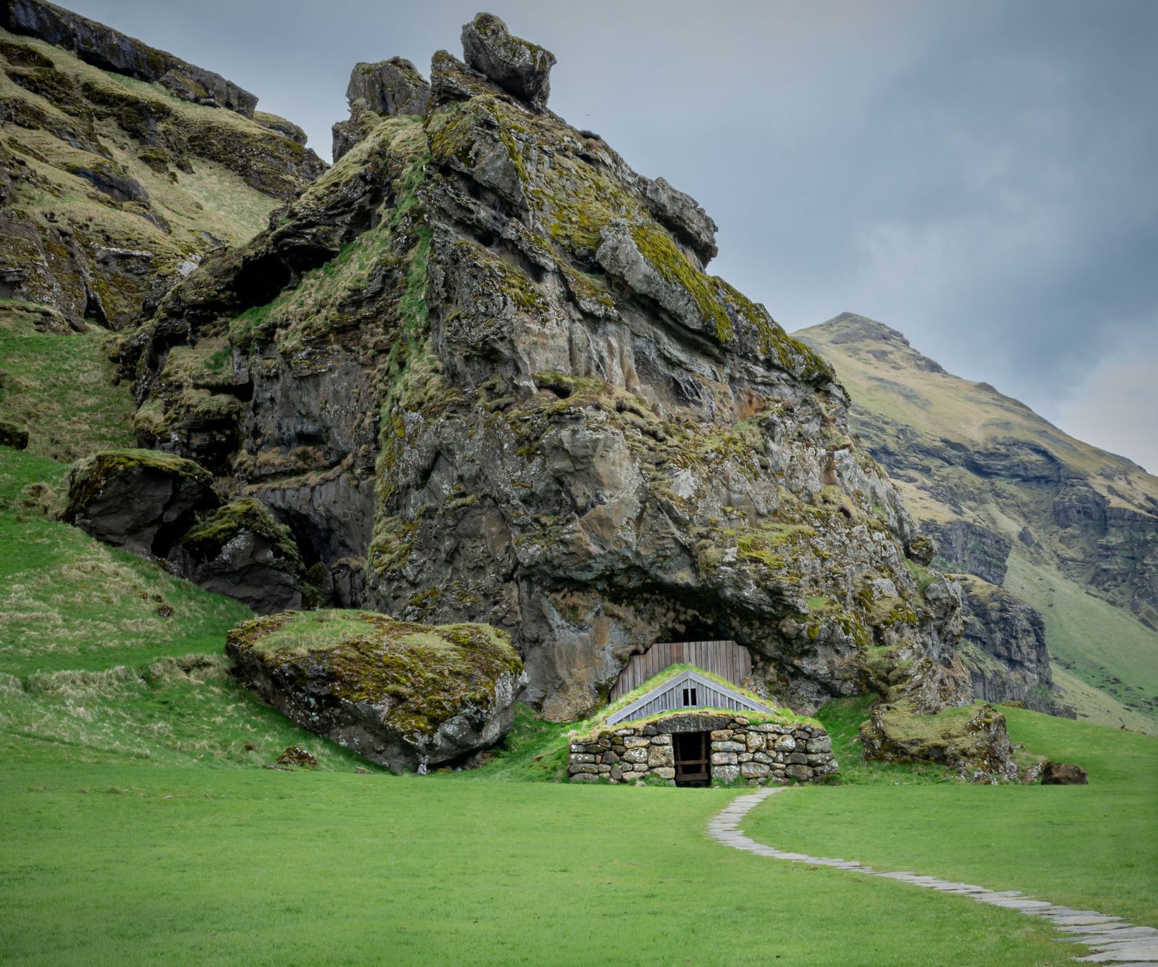 Rutshellir Cave, Iceland