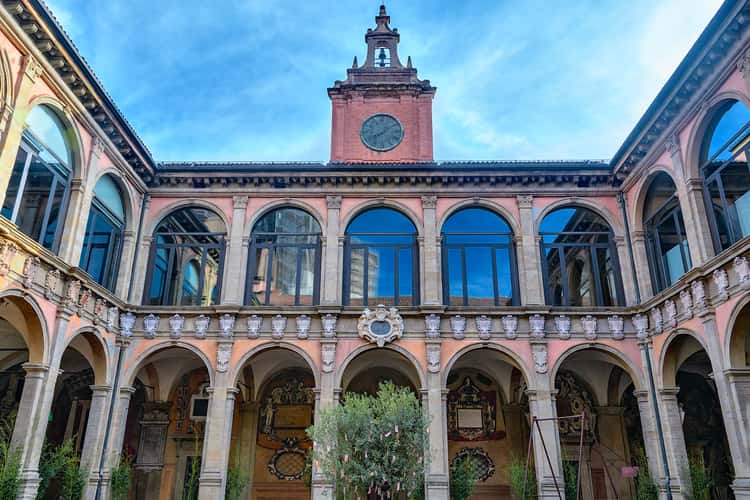 Courtyard of Santa Maria dei Bulgari, Bologna