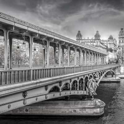 Eiffel Tower from Pont de Bir Hakeim, France