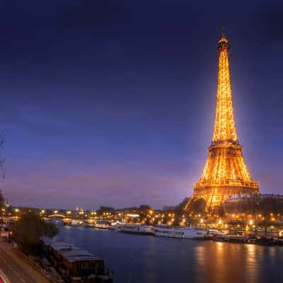 Bir-Hakeim view of La Tour Eiffel, France