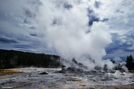 Castle Geyser area