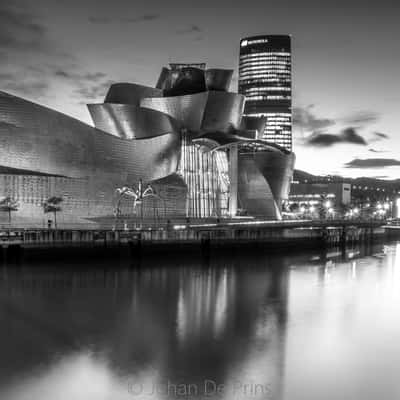 Guggenheim opposite river, Spain