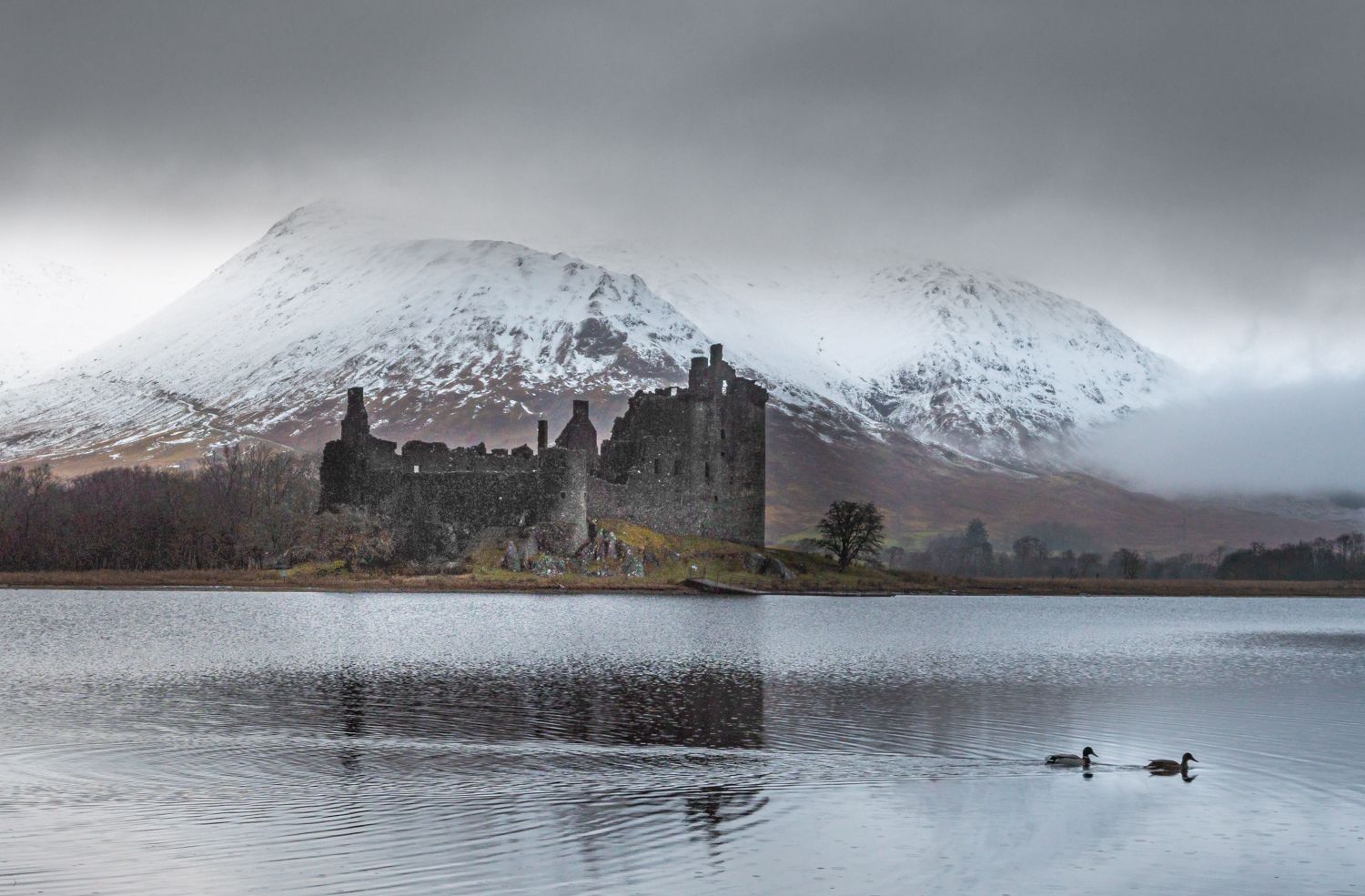 Rocks Kilchurn Castle, Loch Awe, Scotland, United Kingdom