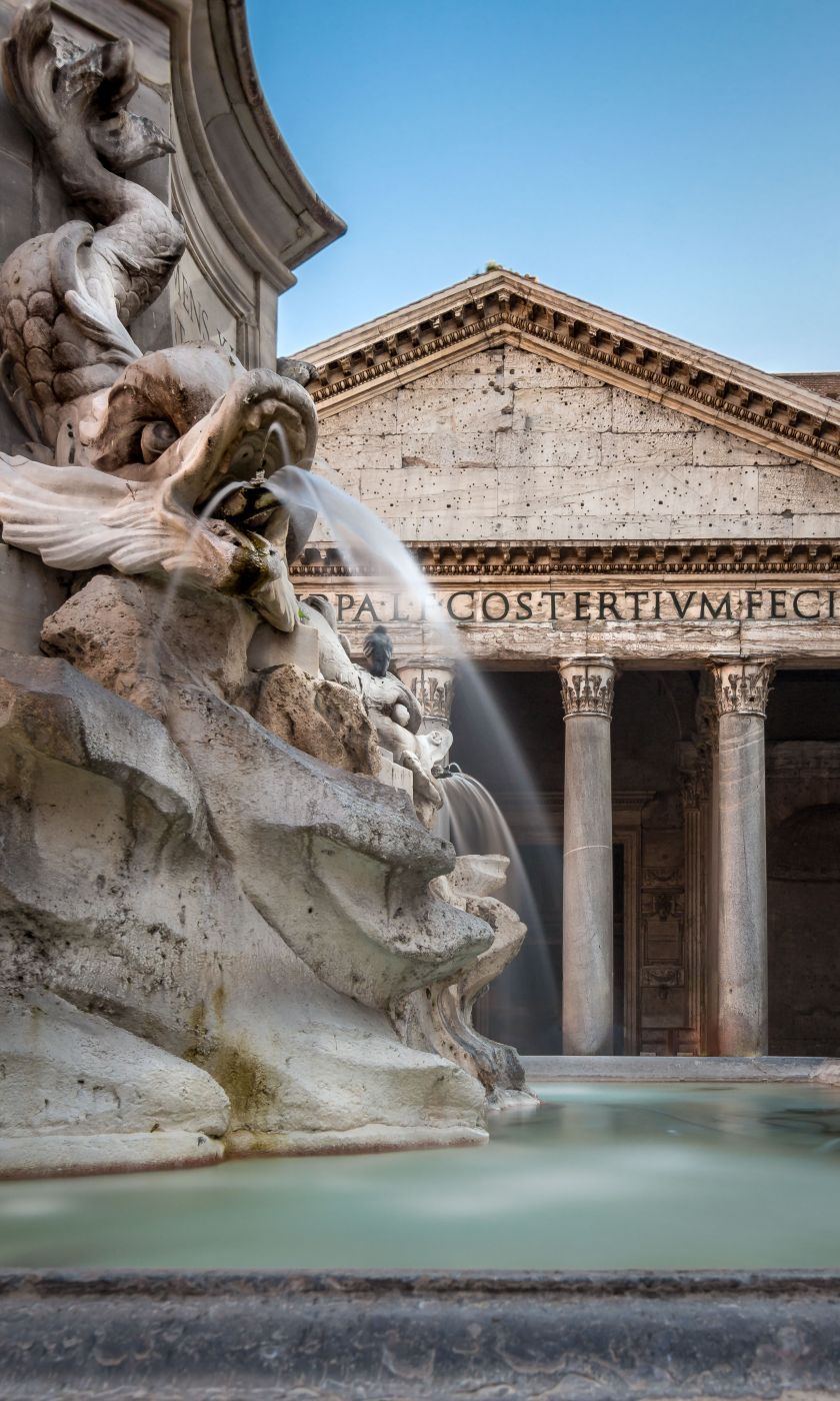 Pantheon mit dem Fontana del Pantheon, Italy